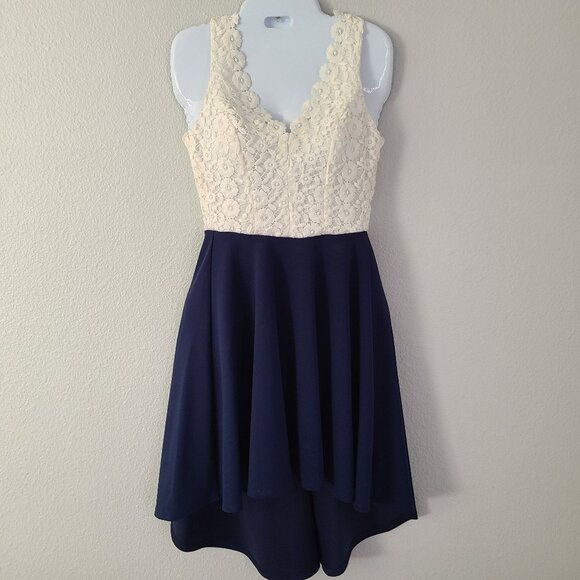 B. Darlin women's white and navy sleeveless laced dress size 0 - Picture 1 of 16